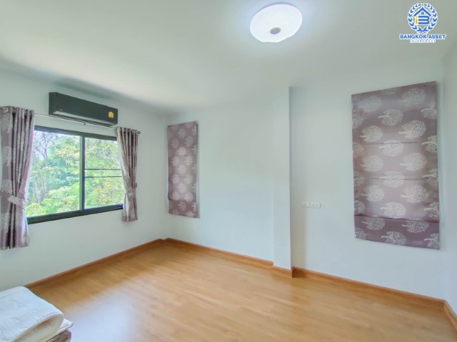 *****บ้านเดี่ยวมือสอง กรุงเทพมหานคร ม.บ้านและสวน2 กาญจนาภิเษก เนื้อที่มากถึง 122 ตร.ว. ฟังก์ชัน 4 ห้องนอน 2 ห้องน้ำ 2 ที่จอดรถ บ้านสร้างใหม่ ไม่เคยเข้าอยู่ มีความเป็นส่วนตัว บนทำเลเยี่ยม ใกล้จุดขึ้นทางด่วน "ศรีรัช" จองด่วน!